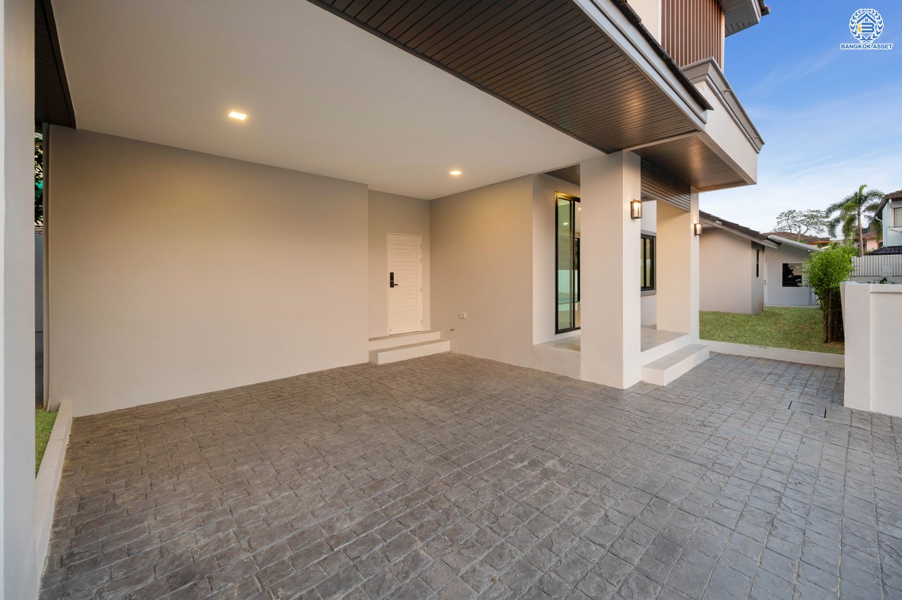 บ้านมือสองตกแต่งใหม่ หลังใหญ่พิเศษ โครงการ ชวนชื่นกรีนวิลล์ พุทธมณฑลสาย2 เนื้อที่ 108 ตร.ว. พื้นที่ใช้สอย 250 ตร.ม. ภายในตกแต่งหรูหรา บรรยากาศเป็นส่วนตัว พร้อมมีสระว่ายน้ำในตัว มาพร้อมฟังก์ชันจัดเต็ม 4 ห้องนอน 4 ห้องน้ำ 1 ห้องแม่บ้าน จอดรถได้ 2 คัน บนทำเลศักยภาพ เข้า-ออกได้ทั้ง ถ.พุทธมณฑลสาย2 และ ถ.กาญจนาภิเษก ใกล้ทางคู่ขนานลอยฟ้าบรมราชชนนี, เซ็นทรัลปิ่นเกล้า และม.มหิดล